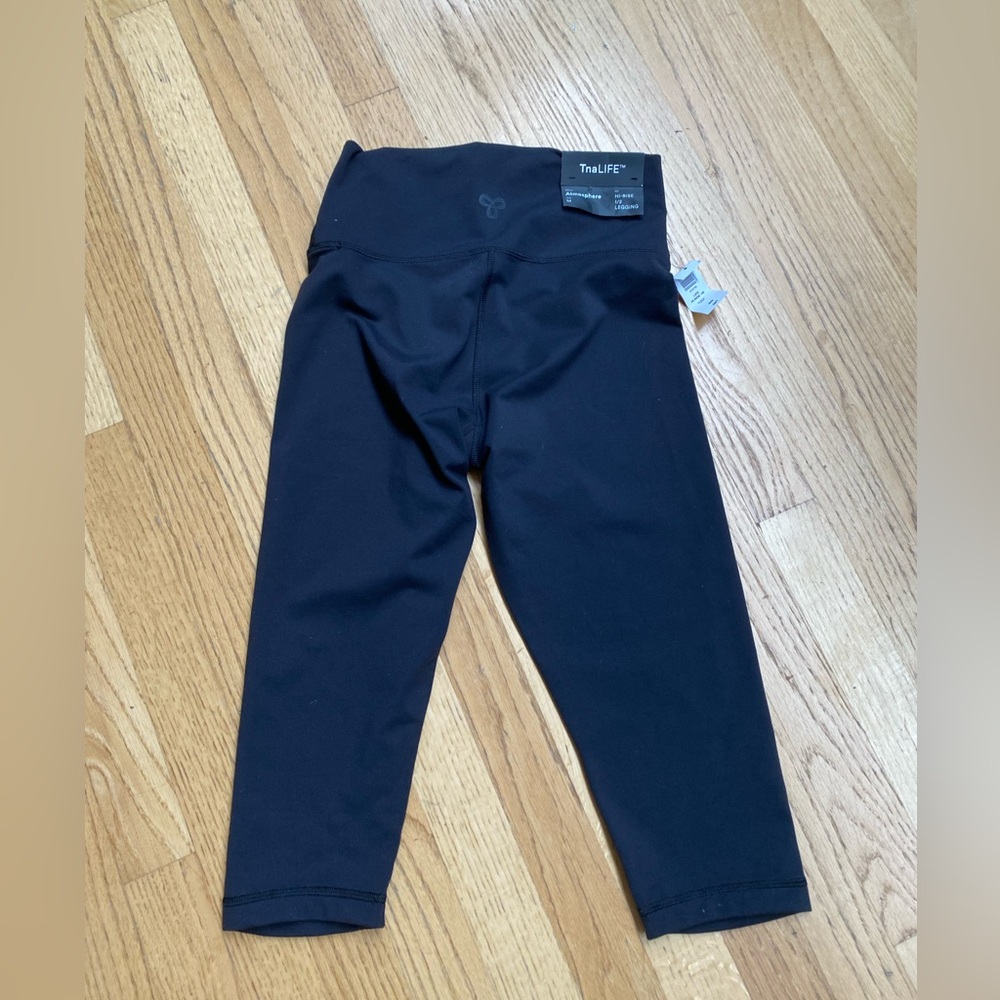 Aritzia Tna Life High Rise 1/2 Legging